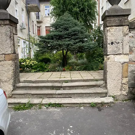 Old Town 1bdr Private Parking Μπρατισλάβα